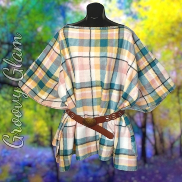 GROOVY GLAM Handmade Multicolored Plaid Classic Fleece Poncho